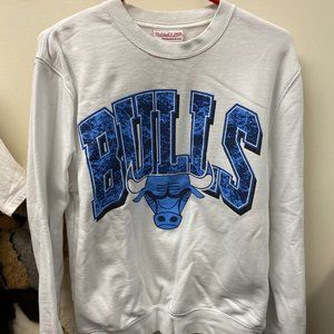 Chicago Bulls Sweatshirt - EXTREMELY comfortable
